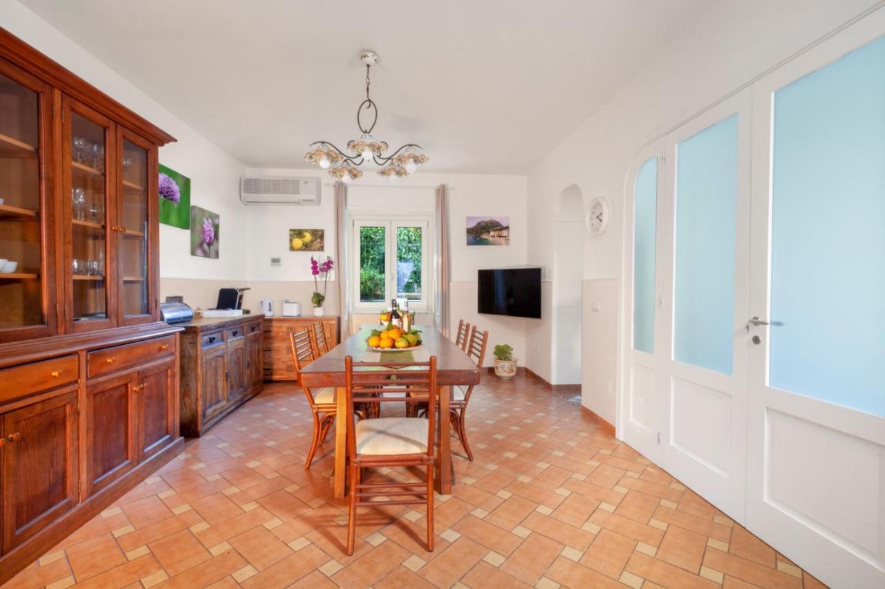 Casa Sorrento, Immerso Nel Verde A Pochi Passi Dal Centro Buitenkant foto